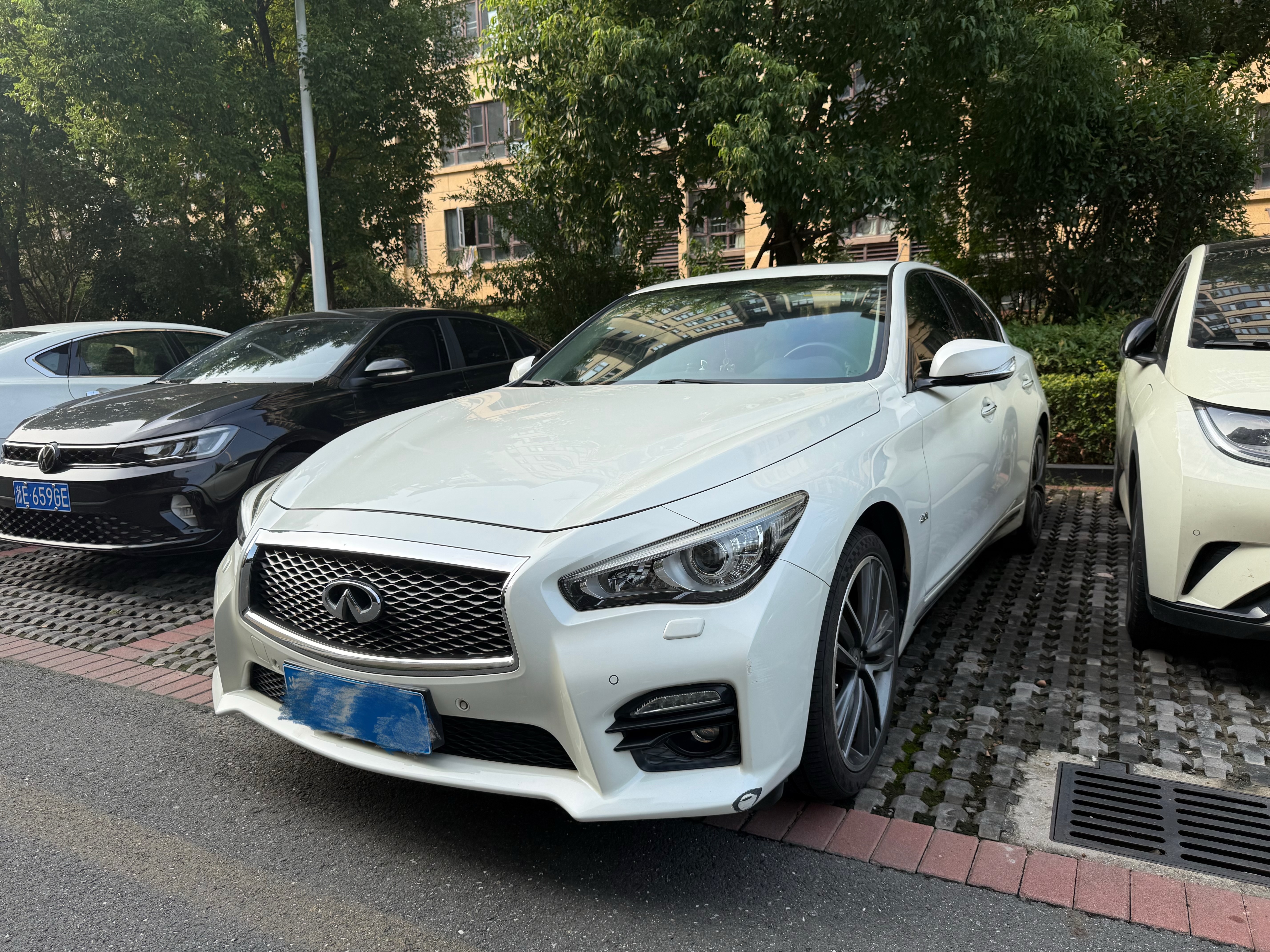 英菲尼迪Q50L 2015款2.0T 豪华运动版 汽油 FOB宁波，最小起订量：3-4 件（一个40 英尺高柜集装箱）（可混合包装），二手车