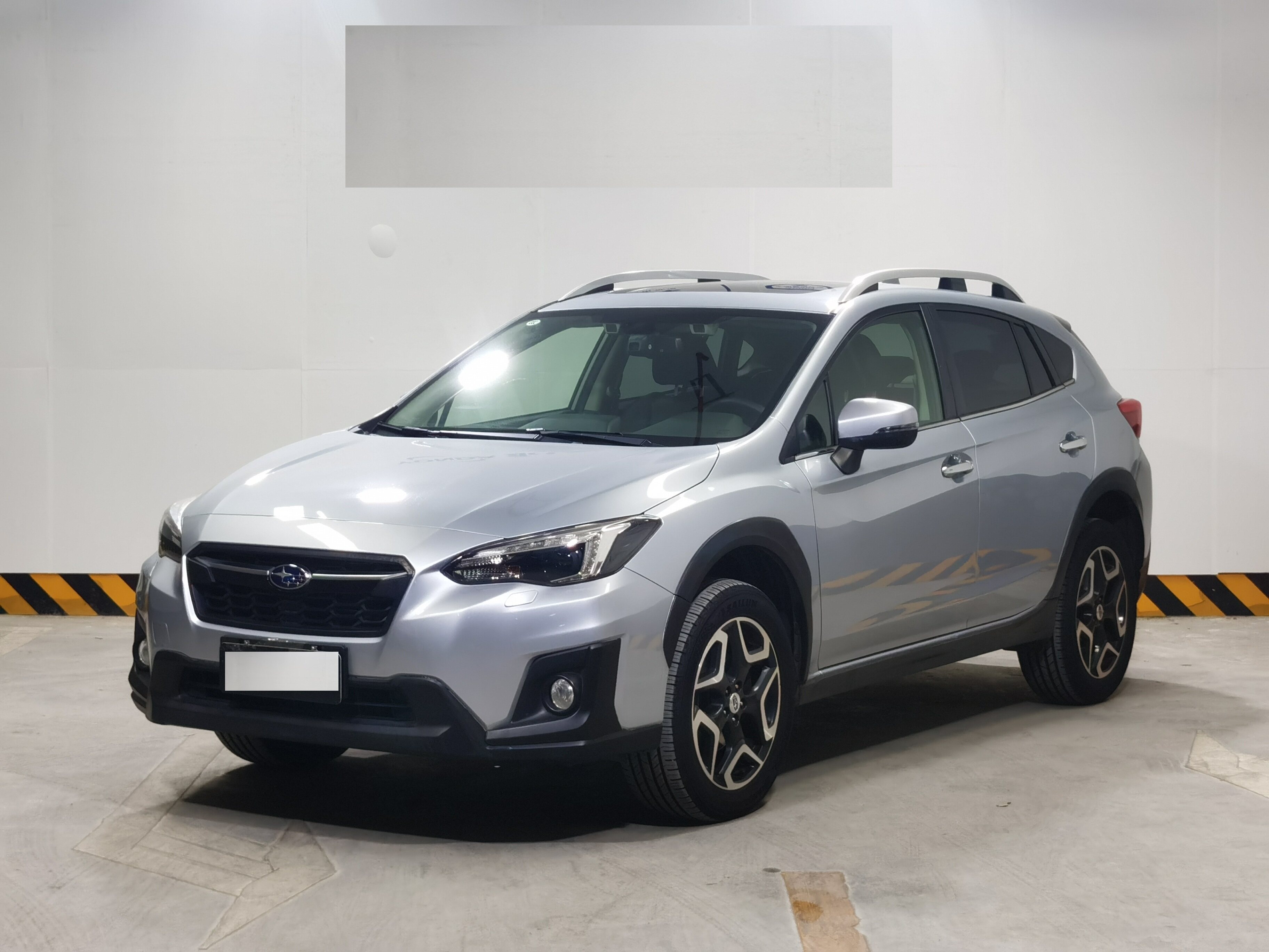 斯巴鲁XV 2018款 2.0i全驱尊贵版EyeSight 汽油 FOB宁波，最小起订量：3-4 件（一个40 英尺高柜集装箱）（可混合包装），二手车