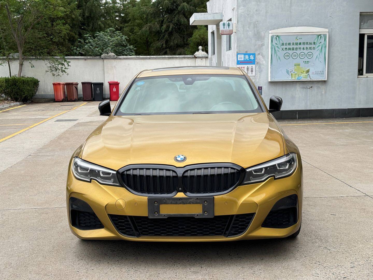 宝马3系 2020款 宝马325i M运动曜夜版,汽油，FOB宁波，最小起订量：3 4 件（一个40 英尺高柜集装箱）（可混合包装），二手车,表显里程：7.20万公里首次上牌时间：2019年07月