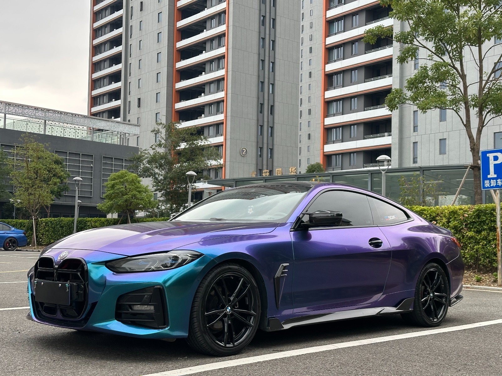 宝马4系 2021款 进口宝马425i 敞篷M运动曜夜版,汽油，FOB宁波，最小起订量：3-4-件（一个40-英尺高柜集装箱）（可混合包装），二手车，表显里程：4.00万公里首次上牌时间：2021年02月