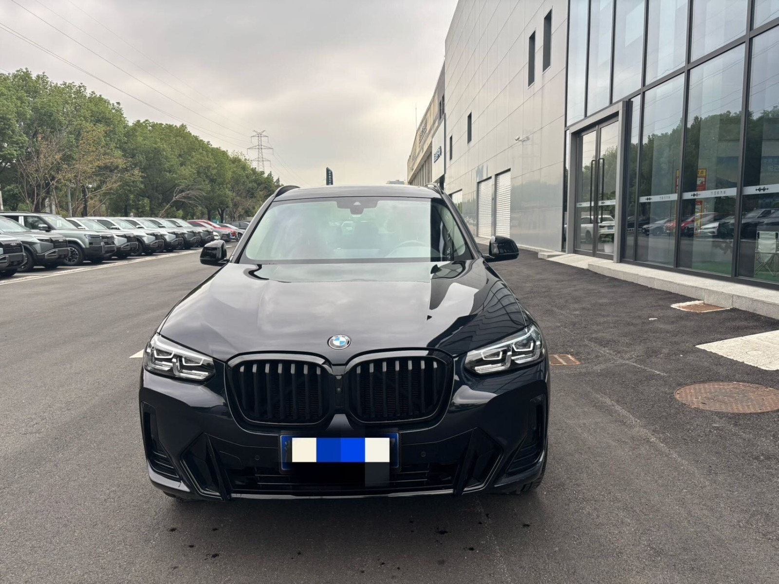 宝马X3 2023款 宝马X3 xDrive30i 领先型 M曜夜套装,汽油，FOB宁波，最小起订量：3-4-件（一个40-英尺高柜集装箱）（可混合包装），二手车，表显里程：3.00万公里首次上牌时间：2023年09月