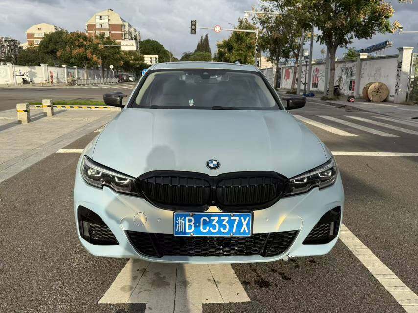 宝马3系 2020款 宝马325i 改款 M运动曜夜套装,汽油，FOB宁波，最小起订量：3-4-件（一个40-英尺高柜集装箱）（可混合包装），二手车,表显里程：10.00万公里首次上牌时间：2020年03月