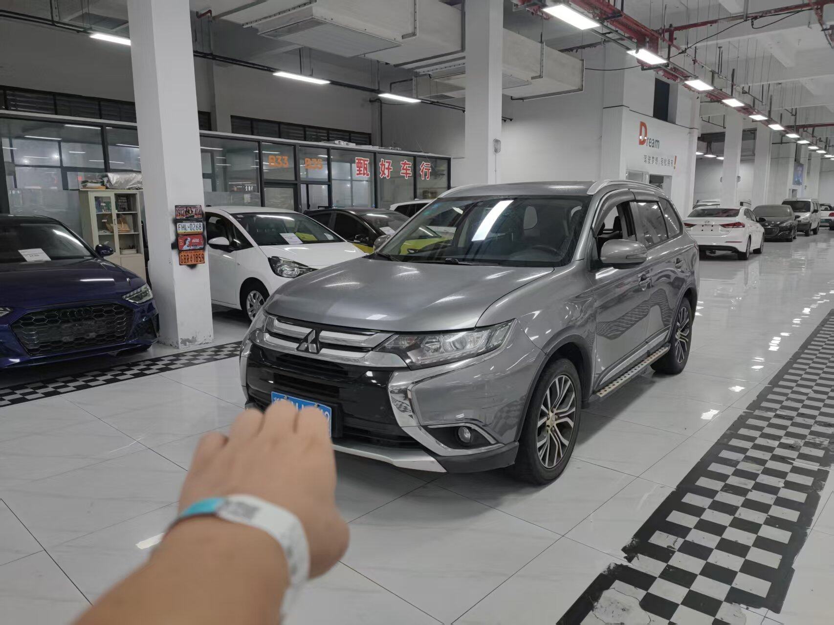 欧蓝德 2018款 2.0L 两驱嘉乐版 7座 汽油 FOB宁波，最小起订量：3-4 件（一个40 英尺高柜集装箱）（可混合包装），二手车