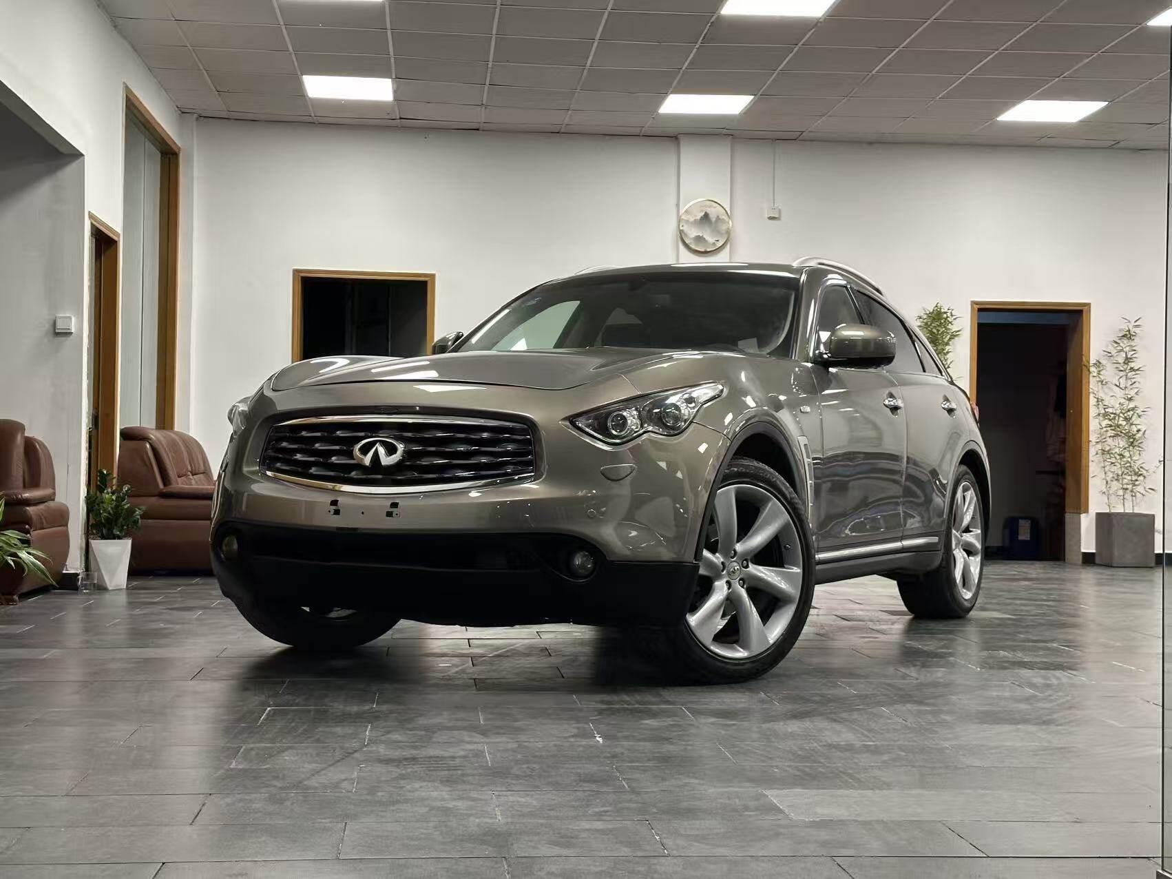 英菲尼迪FX 2009款FX35 标准版 汽油 FOB宁波，最小起订量：3-4 件（一个40 英尺高柜集装箱）（可混合包装），二手车