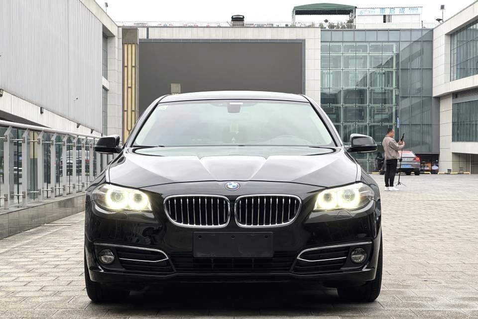 宝马5系 2015款 进口宝马528i xDrive 豪华设计套装型,汽油，FOB宁波，最小起订量：3-4-件（一个40-英尺高柜集装箱）（可混合包装），二手车,表显里程：11.50万公里首次上牌时间：2016年05月