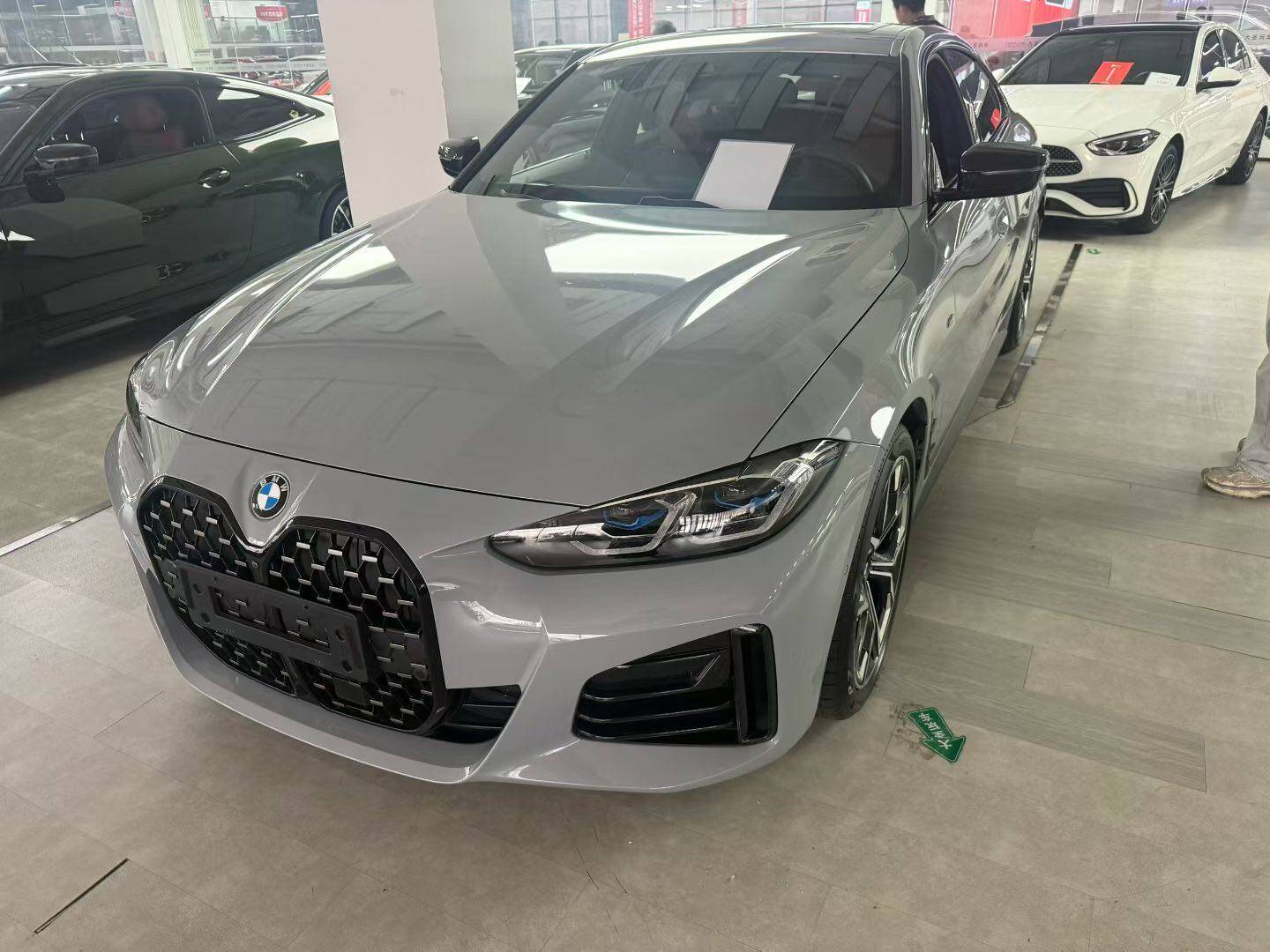宝马4系 2024款 进口宝马430i M运动曜夜套装,汽油，FOB宁波，最小起订量：3-4-件（一个40-英尺高柜集装箱）（可混合包装），二手车,表显里程：0.30万公里首次上牌时间：2024年03月