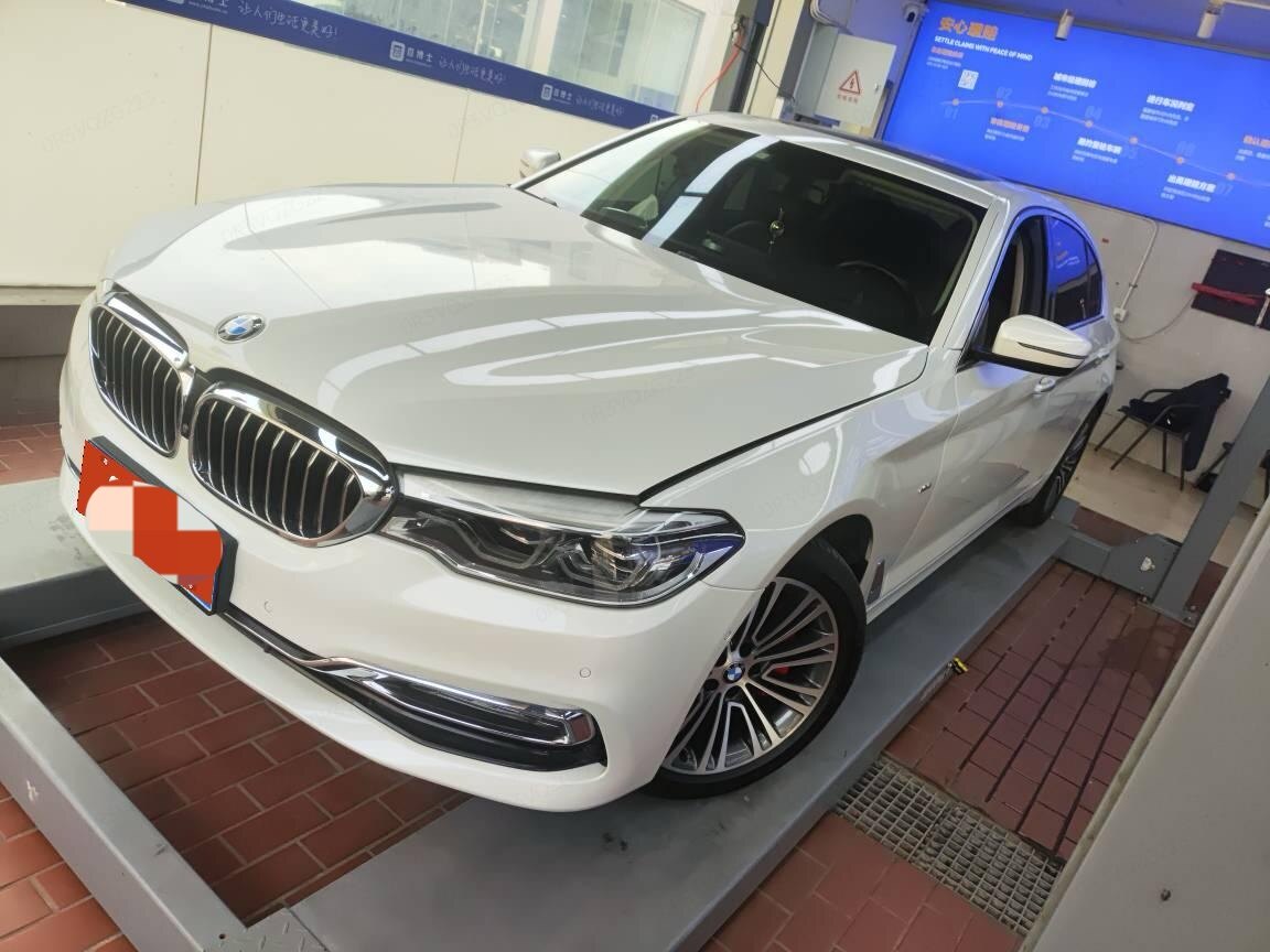 宝马5系 2018款 宝马530Li 改款尊享型 豪华套装,汽油，FOB宁波，最小起订量：3-4-件（一个40-英尺高柜集装箱）（可混合包装），二手车,表显里程：13.00万公里首次上牌时间：2018年03月