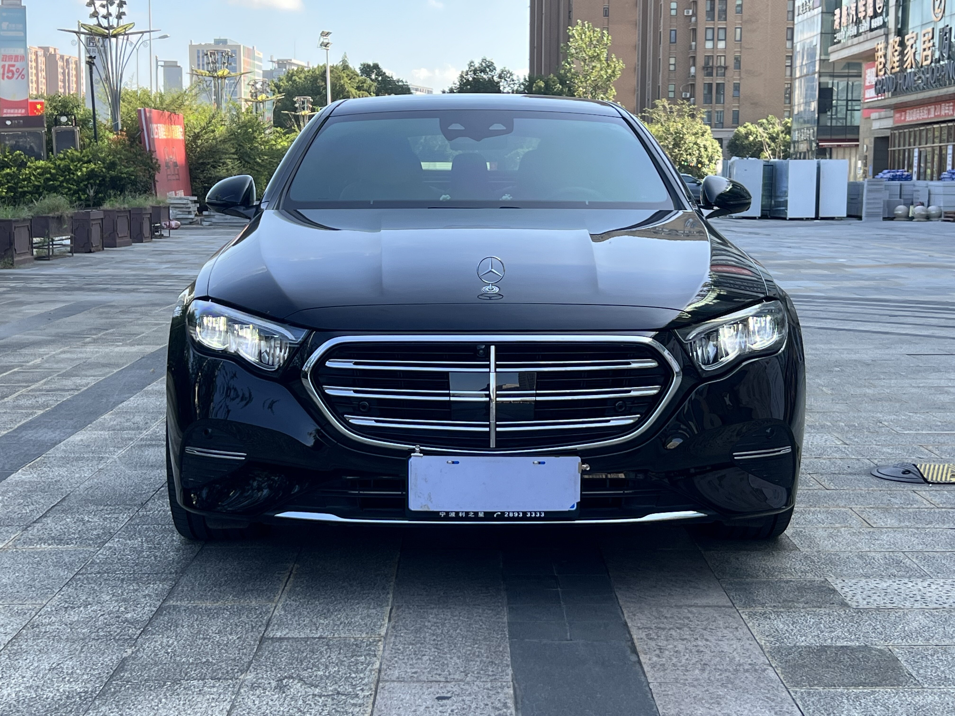 奔驰E级 2024款E300L时尚型 汽油+48V轻混系统 FOB宁波，最小起订量：3-4 件（一个40 英尺高柜集装箱）（可混合包装），二手车