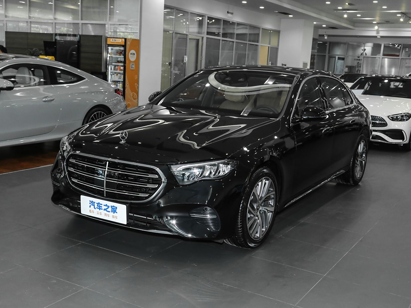 奔驰E级 2024款E300L时尚型 汽油+48V轻混系统 FOB宁波，最小起订量：3-4 件（一个40 英尺高柜集装箱）（可混合包装），二手车