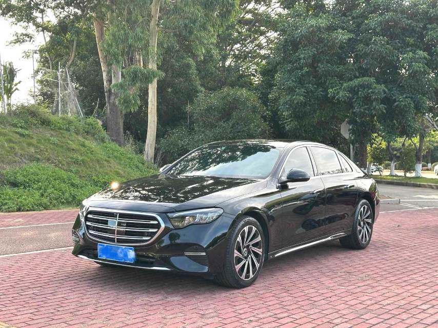 奔驰E级 2024款 改款 E300L豪华型 汽油+48V轻混系统 FOB宁波，最小起订量：3-4 件（一个40 英尺高柜集装箱）（可混合包装），二手车
