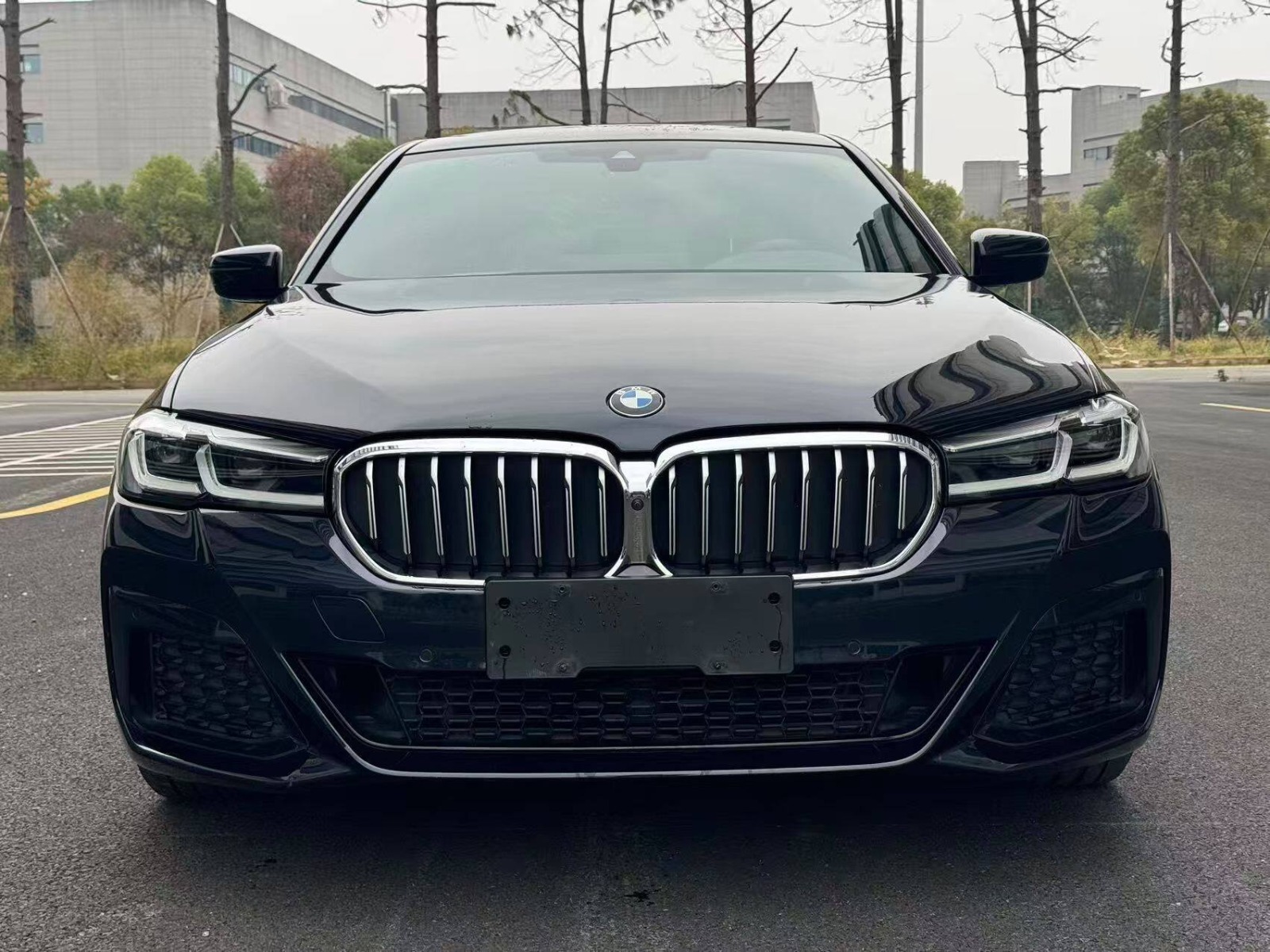 宝马5系 2021款 宝马530Li xDrive M运动套装,汽油，FOB宁波，最小起订量：3-4-件（一个40-英尺高柜集装箱）（可混合包装），二手车,表显里程：6.80万公里首次上牌时间：2021年06月