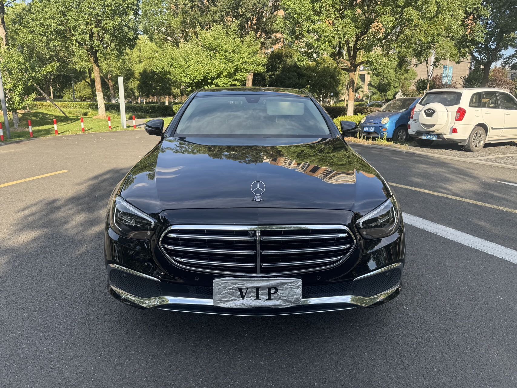 奔驰E级 2023款E300L时尚型 汽油 FOB宁波，最小起订量：3-4 件（一个40 英尺高柜集装箱）（可混合包装），二手车