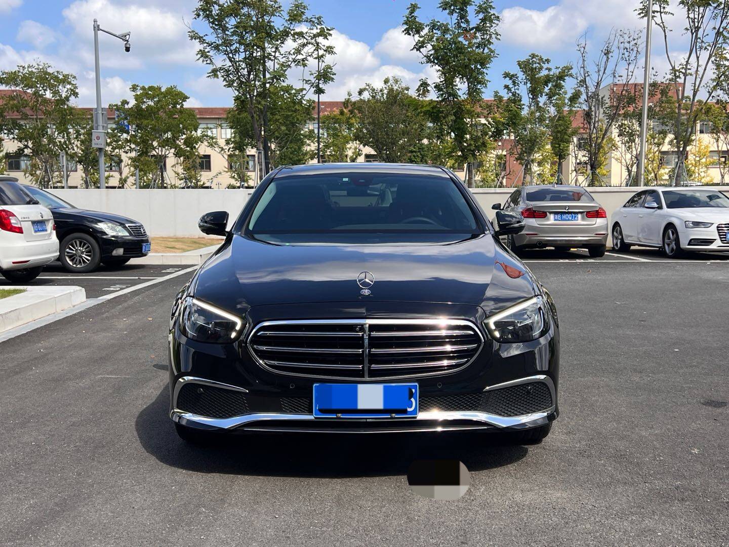 奔驰E级 2023款E300 L豪华型 汽油 FOB宁波，最小起订量：3-4 件（一个40 英尺高柜集装箱）（可混合包装），二手车