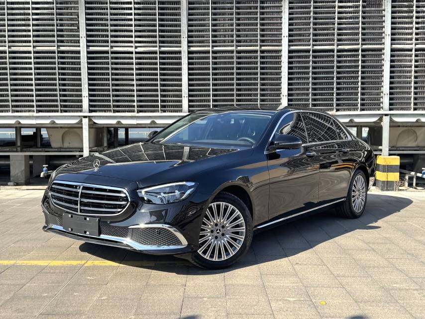 奔驰E级 2022款 改款三 E300L豪华型 汽油 FOB宁波，最小起订量：3-4 件（一个40 英尺高柜集装箱）（可混合包装），二手车