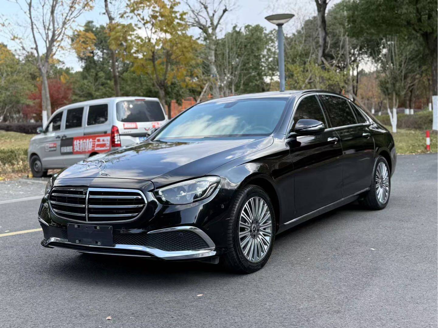 奔驰E级 2021款E300 L豪华型 汽油 FOB宁波，最小起订量：3-4 件（一个40 英尺高柜集装箱）（可混合包装），二手车