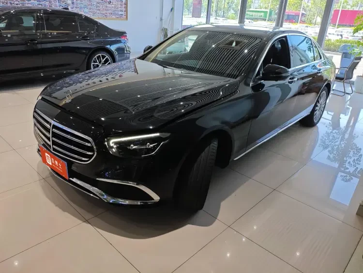 奔驰E级 2021款 改款 E300L豪华型 汽油 FOB宁波，最小起订量：3-4 件（一个40 英尺高柜集装箱）（可混合包装），二手车