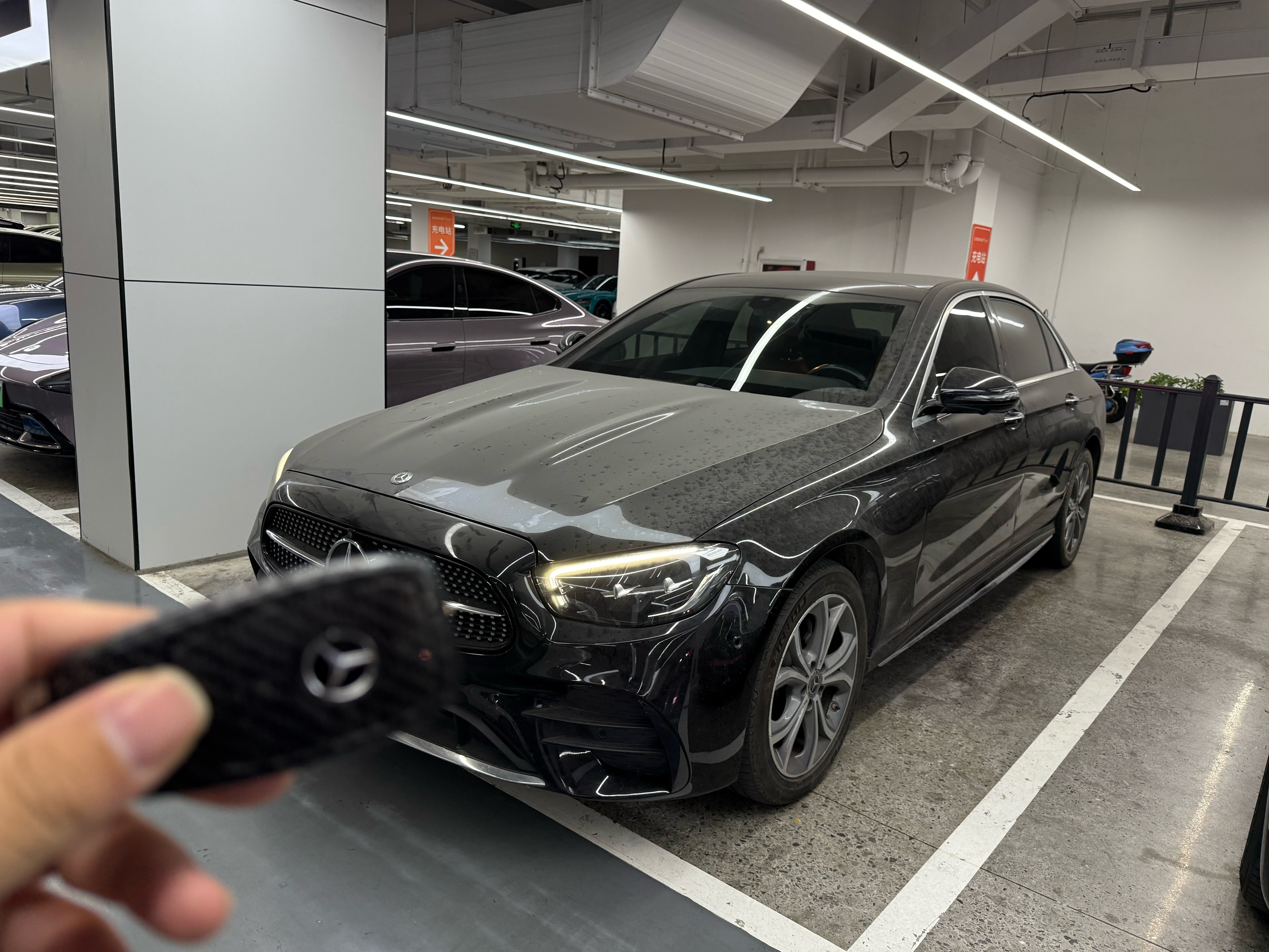 奔驰E级 2021款E300 L豪华型 汽油 FOB宁波，最小起订量：3-4 件（一个40 英尺高柜集装箱）（可混合包装），二手车