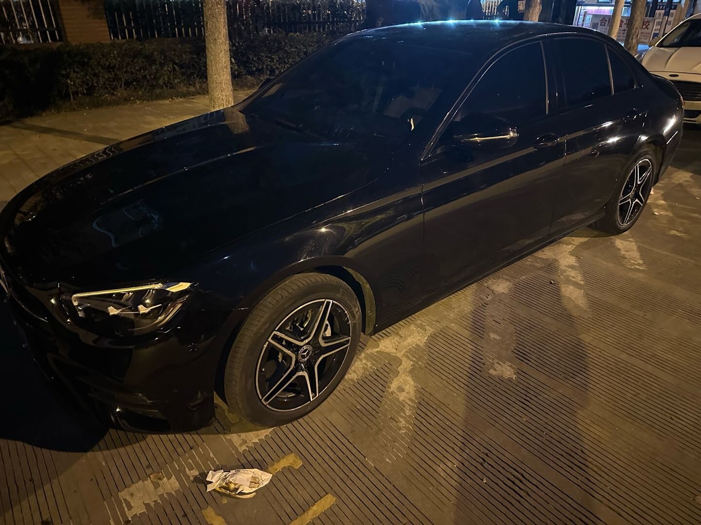 奔驰E级 2021款E260 L运动型 汽油+48V轻混系统 FOB宁波，最小起订量：3-4 件（一个40 英尺高柜集装箱）（可混合包装），二手车