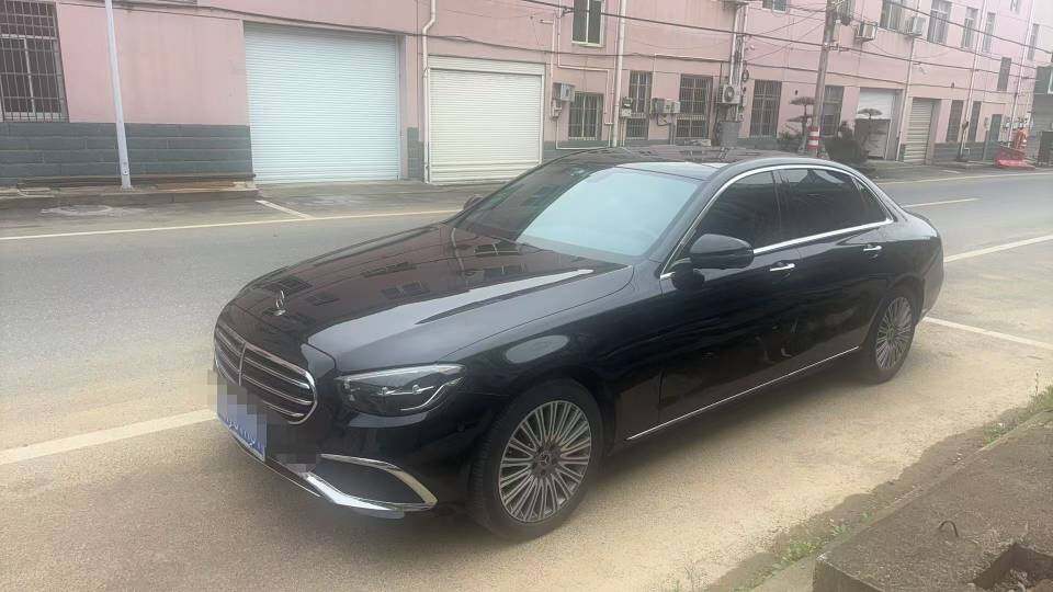 奔驰E级 2021款E300L时尚型 汽油 FOB宁波，最小起订量：3-4 件（一个40 英尺高柜集装箱）（可混合包装），二手车